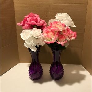 Gorgeous GREENBRIER PAIR OF HOUR GLASS VASES.